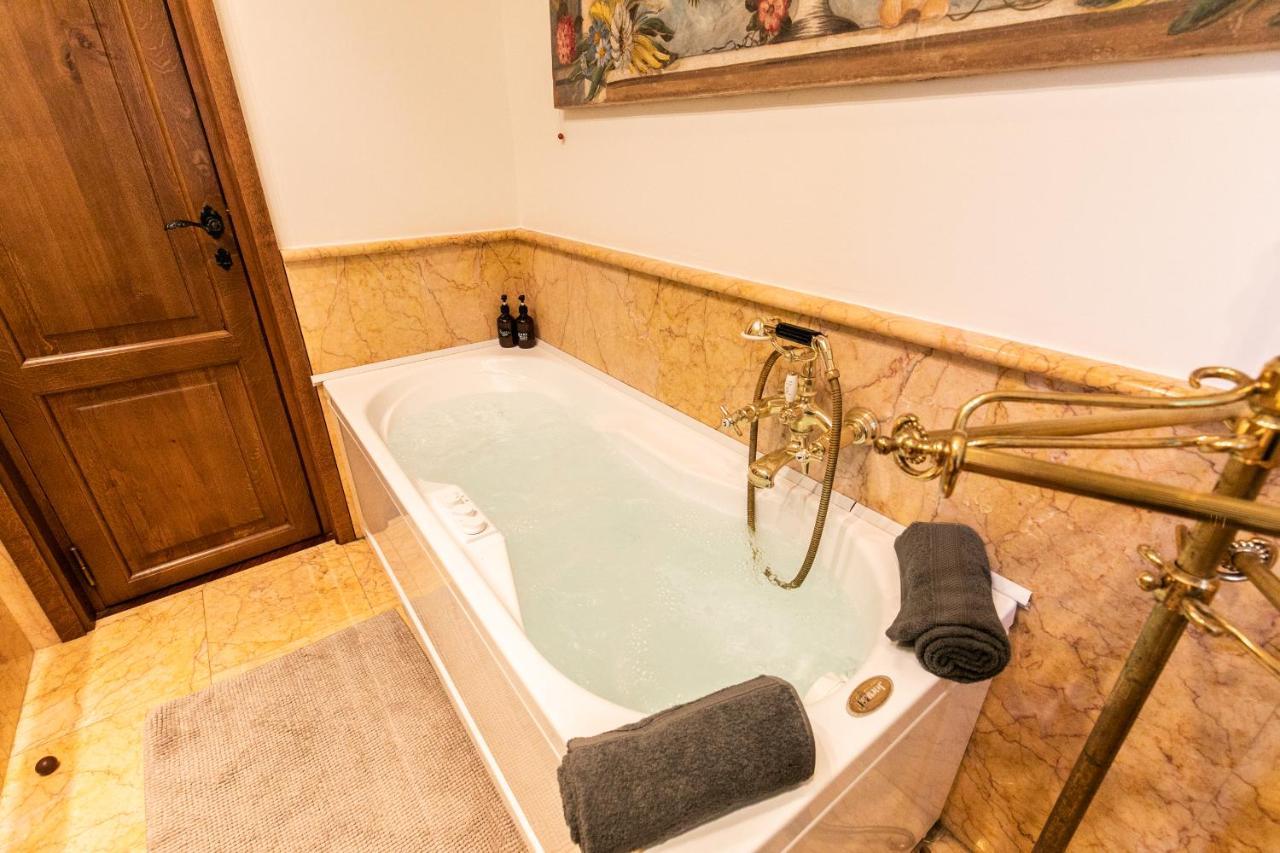 Klimt - Jacuzzi 5 Star - Luxury Design Apartment Milano Eksteriør billede