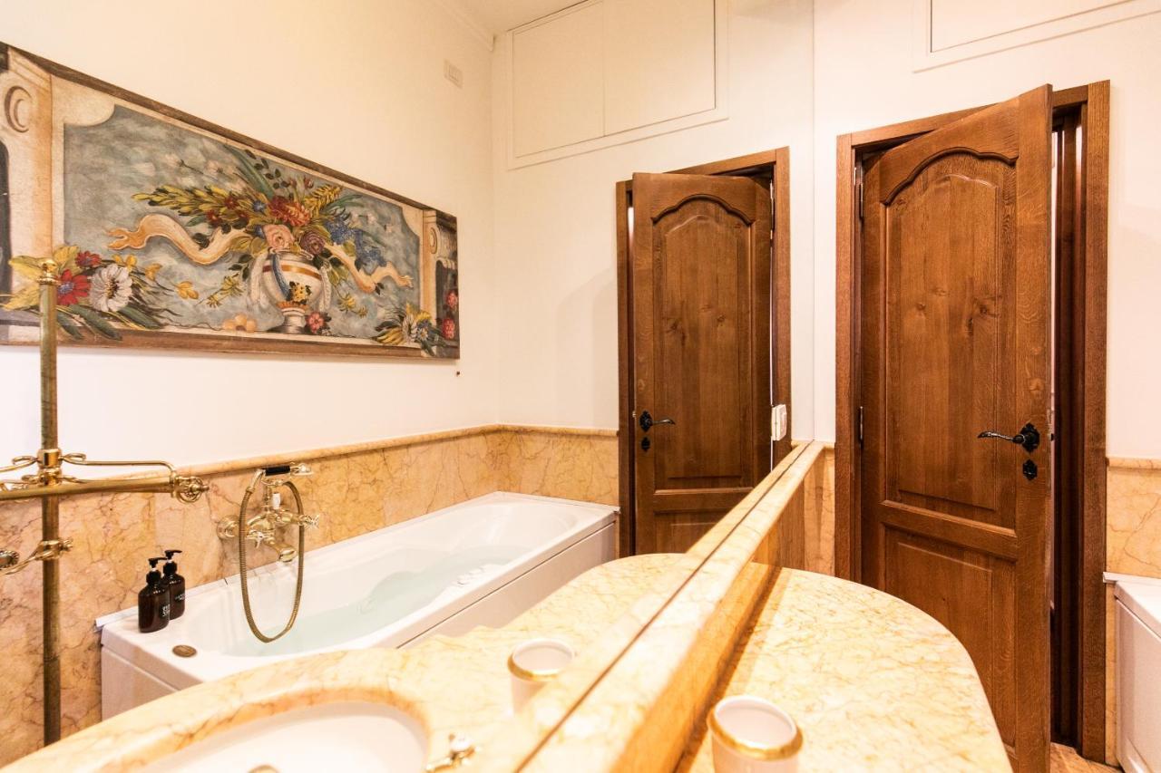 Klimt - Jacuzzi 5 Star - Luxury Design Apartment Milano Eksteriør billede