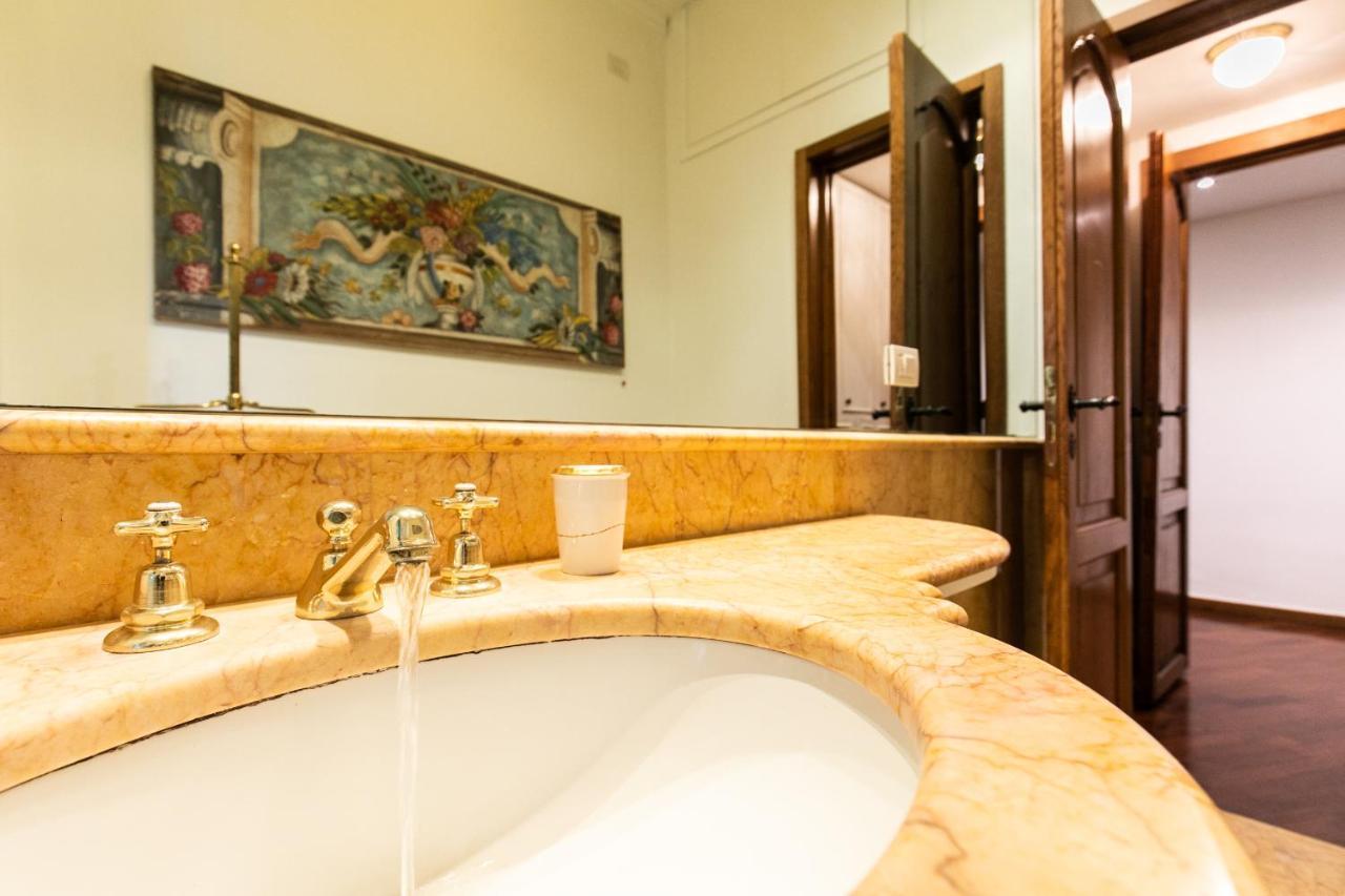 Klimt - Jacuzzi 5 Star - Luxury Design Apartment Milano Eksteriør billede